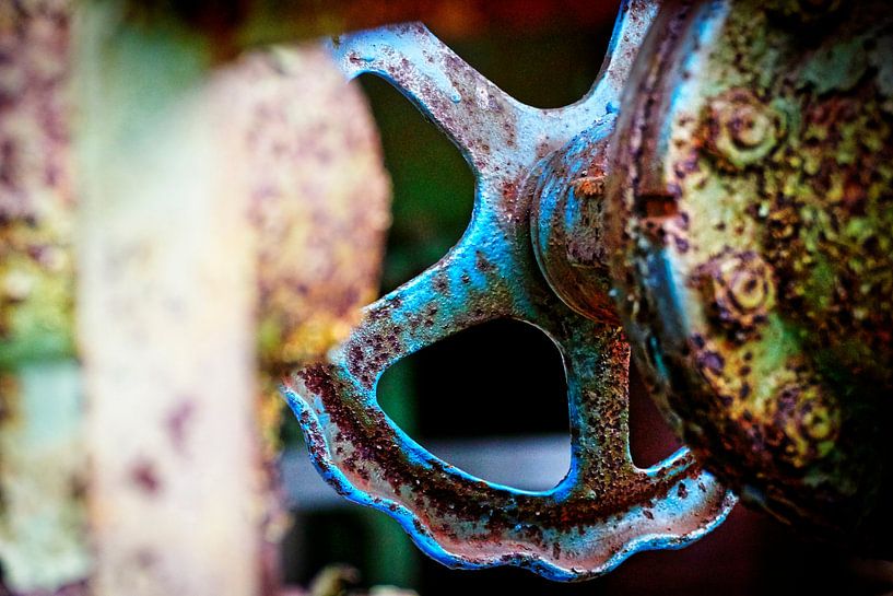 Gate valve 5 by Ad Hermans