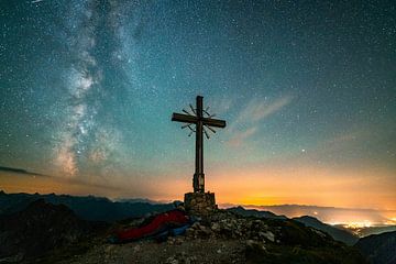 Starry sky and Milky Way over the Allgäu Alps with the Gaishorn summit cross by Leo Schindzielorz