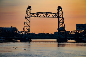 Die Kings Harbour Bridge bei Sonnenaufgang