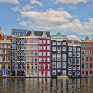 Maisons sur le canal à Amsterdam