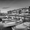 Lazise am Gardasee in schwarz weis von Manfred Voss, Schwarz-weiss Fotografie