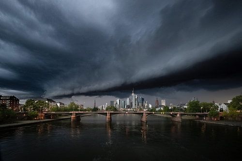 Frankfurt storm, unieke wolkenformatie