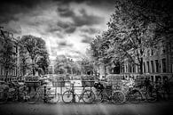AMSTERDAM Herengracht | Typische uitzicht op de stad in zwart-wit van Melanie Viola thumbnail