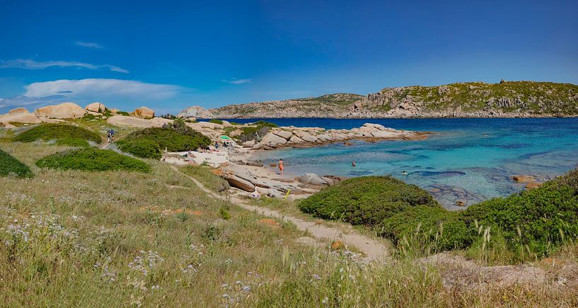 Strand Zia Culumba in der Bucht Santa Reparata, Santa Teresa Gallura, Sardinien, Italien von Rene van der Meer