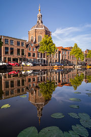 Die Marekerk im Spiegelbild von Eric van den Bandt