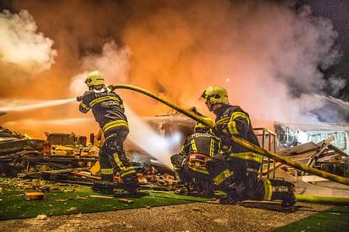 Feuerwehrleute im Löscheinsatz