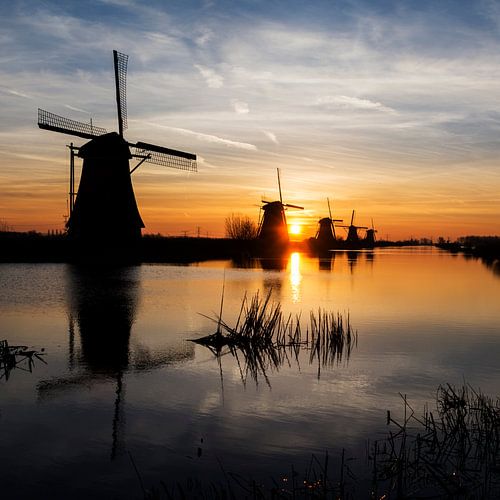 Kinderdijk Vierkant met zonsopgang