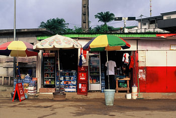 Straatbeeld in Gabon (Afrika) - 35mm film