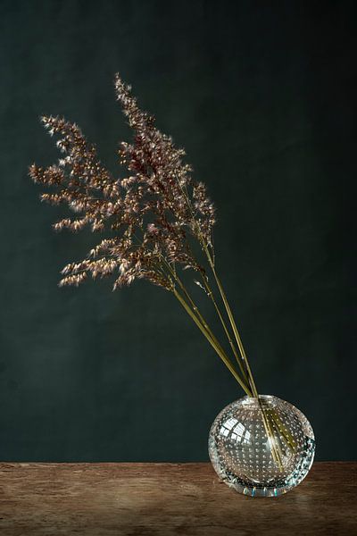 Photo of grass in a vase by Jenneke Boeijink