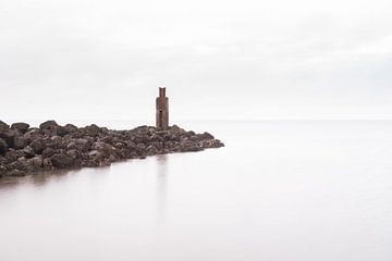 Monument op pier in Zeeland (NL) van RVR Fotografie