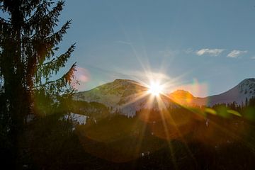 Tiroler Sunset van Guido Akster