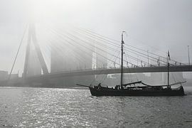 Mistige morgen in Rotterdam van StudioMaria.nl