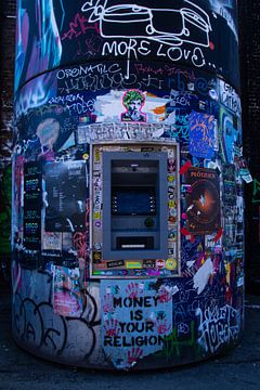 Money is your religion, Berlin by Nynke Altenburg