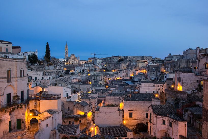 Avond in de oude stad van Matera, Italie van Marc Venema