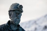 The Miner - Standbeeld mijnwerker in Lonyearbyen van Martijn Smeets thumbnail