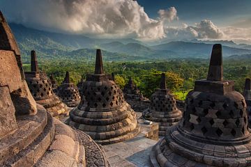 Le temple de Borobudur sur Ilya Korzelius