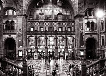 Antwerp station hall by Bob Bleeker