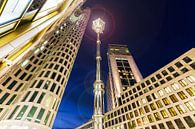 Une lanterne entre les gratte-ciel sur la Breitscheidplatz de Berlin par Frank Herrmann Aperçu