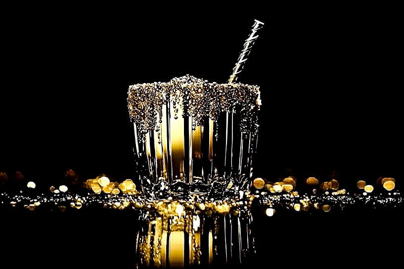 Luxury cocktail glass with bubbles by Imperial Art House