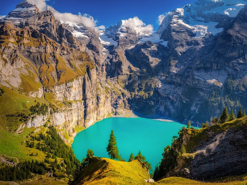 MOUNTAIN PARADISE von Simon Schuhmacher