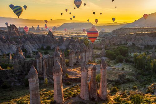 Luchtballonnen bij zonsopkomst – Cappadocië, Turkije