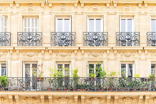 Een gevel van een woning in Parijs