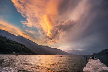 Sonnenuntergang bei Cannobio, Lago Maggiore von Annie Jakobs