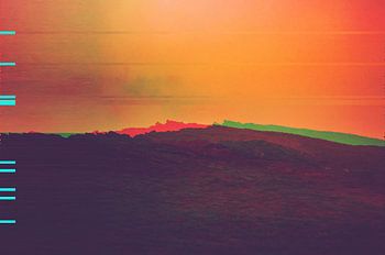 Rots rand tegen oranje hemel Glitch Art