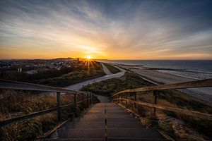 Sonnenaufgang über Zoutelande von Thom Brouwer