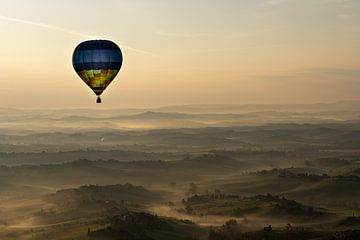 Vol en ballon en Toscane au lever du soleil sur Laurina van Dam