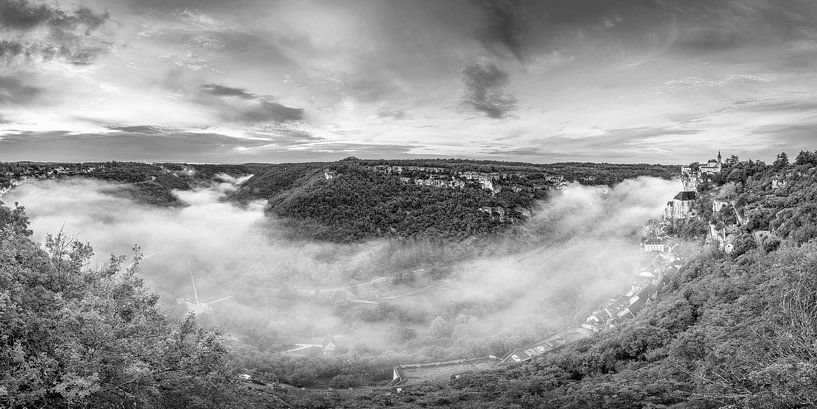 Rocamadour Landschaft in schwarz-weiß von Manfred Voss, Schwarz-weiss Fotografie