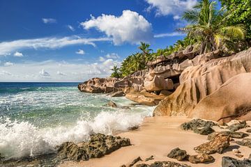 Droomstrand op het eiland La Digue / Seychellen. van Voss Fine Art Fotografie
