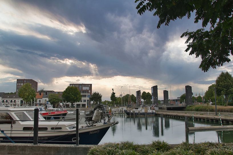 Bateaux dans le petit port de plaisance de Weert par Jolanda de Jong-Jansen