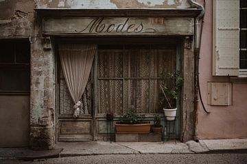 Scène de rue française : une maison ancienne en Provence sur Fenna Duin-Huizing