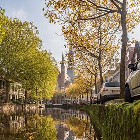 Le long de De Gouwe avec quai vert en automne sur Remco-Daniël Gielen Photography