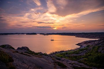 Segelboot entlang der schwedischen Küste von Vincent D'hondt