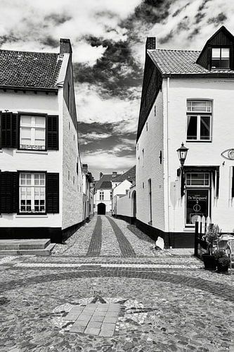Thorn in Schwarz-Weiß – zeitlose Straßenfotografie aus dem „Weißen Städtchen“ von eric van der eijk
