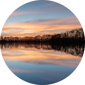 Zonsondergang reflectie in het water! van Peter Haastrecht, van