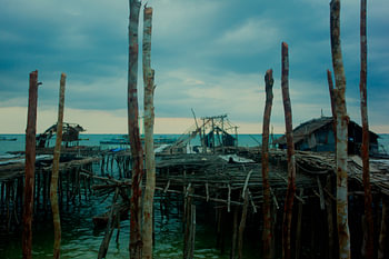 Ruhe vor dem Sturm in einem Fischerdorf in Indonesien