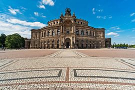 Semper Opera House Dresden by Gunter Kirsch