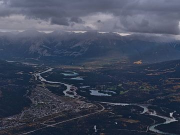 Panoramisch uitzicht over Jasper in de herfst van Timon Schneider
