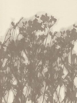 Wilde bloemen in taupe op beige nr. 2 van Dina Dankers