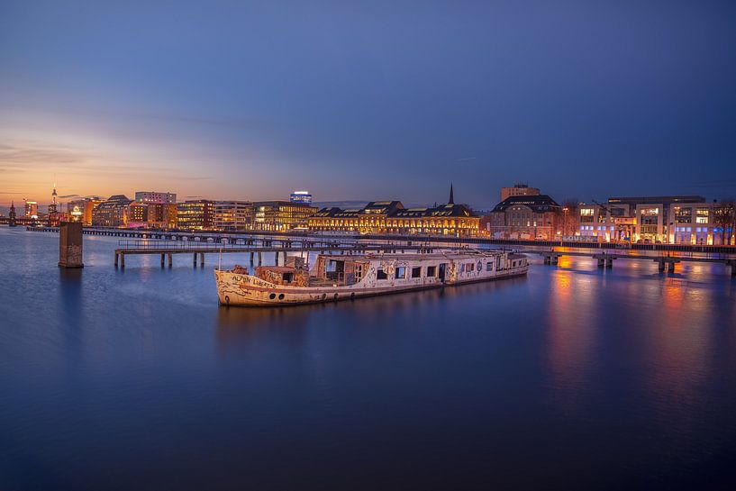 Feestboot Berlijn van Iman Azizi