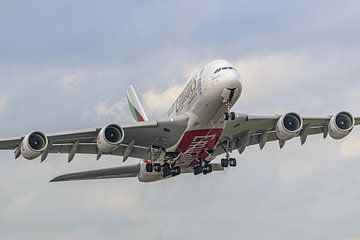 Take-off Emirates Airbus A380 vanaf Schiphol. van Jaap van den Berg