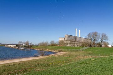 Oude IJsselcentrale Zwolle in landschap