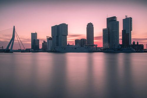 Turkse marine in Rotterdam van Ilya Korzelius