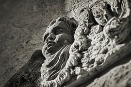 Sandstone angel figure by Heiko Kueverling