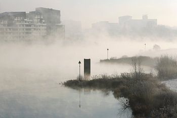 Mist boven de rivier de IJssel