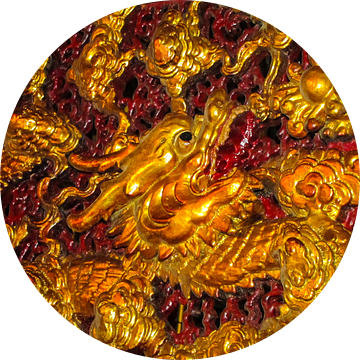 detail van Chinees kunstwerk, vuurspuwende draak van Rietje Bulthuis