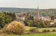 De Sint Paulus Kerk in Vaals omringd door herfstkleuren van John Kreukniet thumbnail